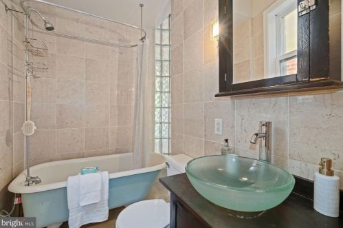 716 3 St, Washington DC 20001-2624 exterior