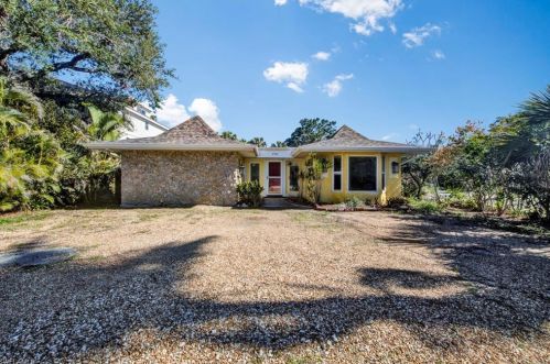 9760 Vanderbilt Dr, Naples, FL 34108-2349