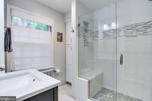 4 Argyle St, Rockville MD 20850-4417 exterior