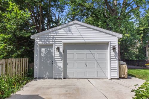 2649 65, Milwaukee WI 53214-1721 exterior