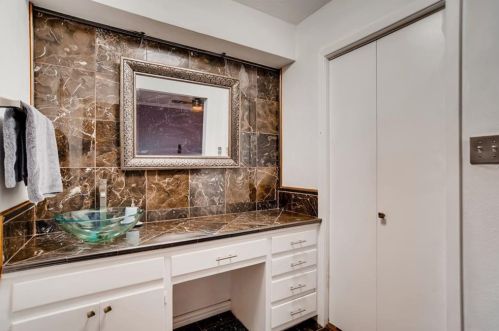 8702 Crst Rdg Cir, Austin TX 78750-3018 exterior