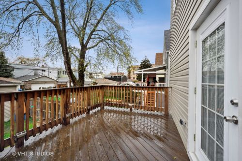 4530 Drake Ave, Chicago IL 60659-2218 exterior