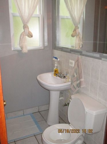 5607 Maplewood Ave, Chicago IL 60659-5111 exterior