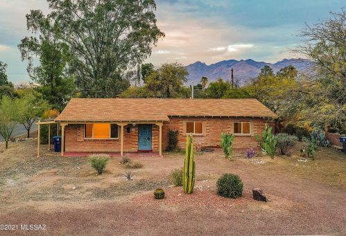 3301 Lester St, Tucson, AZ 85716-3233