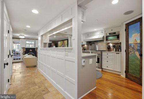 320 Patrick St, Alexandria VA  22314-2443 exterior