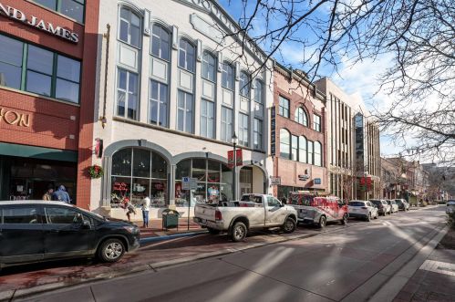 125 Kalamazoo Mall, Kalamazoo, MI 49007-4804