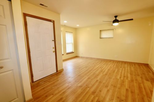 7754 Peoria St, Chicago, IL 60620-2824