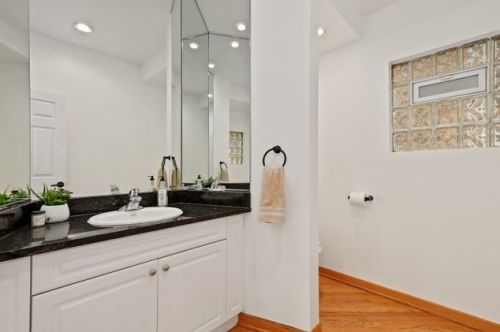 1859 California, Chicago IL 60647-4247 exterior