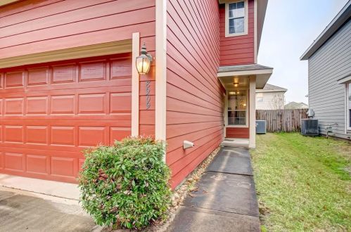 8909 Elm Drake Ln, Humble TX 77338-1171 exterior