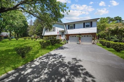 9 Melanie Ct, Valley Cottage NY 10989-1325 exterior