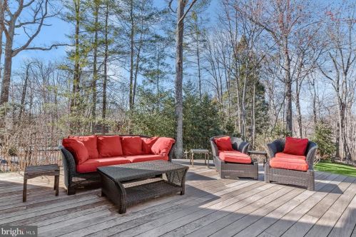 11820 Beekman Pl, Rockville MD 20854-2177 exterior