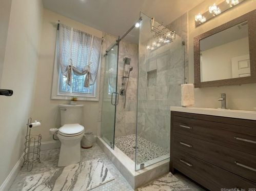 44 Nursery St, Norwalk CT 06850-1718 exterior