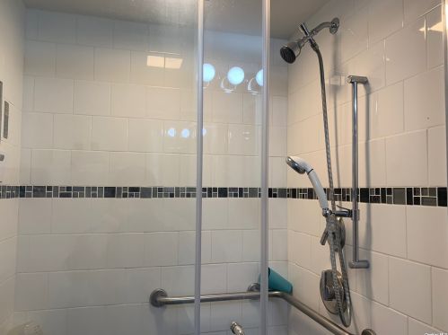 1804 Bussing Ave, Bronx NY 10466-2032 exterior