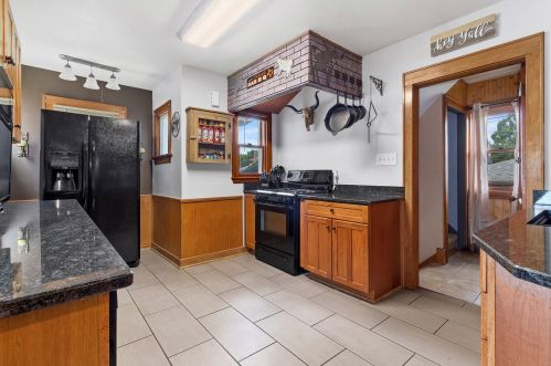 1015 76, Milwaukee WI 53214-3031 exterior