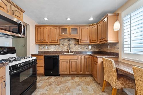 1664 Nash Ave, Pittsburgh PA 15235-2332 exterior