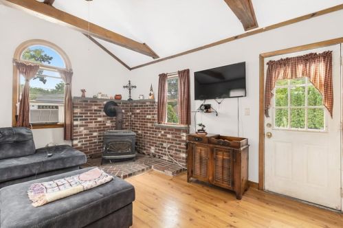 301 Talcott St, Woonsocket, RI 02895-6741