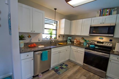 2042 Parrot St, Fort Pierce FL 34952-6757 exterior