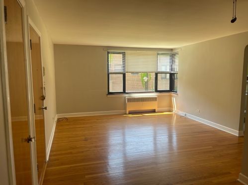 7377 Winchester Ave, Chicago, IL 60626-1508