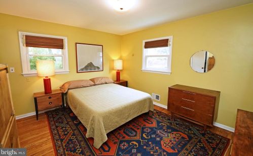 56 Roxboro Rd, Trenton NJ  08648-3925 exterior