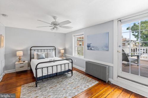 337 6th St, Philadelphia PA  19106-4138 exterior