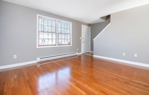 75 Glenmore St, Springfield MA 01129-1067 exterior