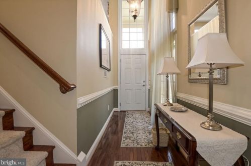 5442 Edsall Ridge Pl, Alexandria, VA 22312-2673