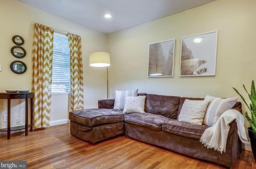 2325 15th Pl, Washington, DC 20020-3501