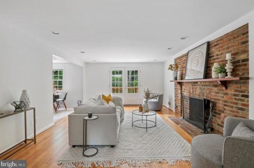 1111 Fallsmead Way, Rockville MD 20854-5549 exterior