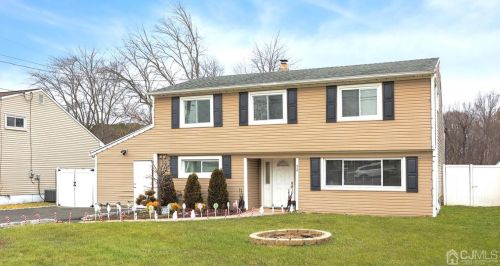 72 Southwood Dr, Old Bridge, NJ 08857-1661