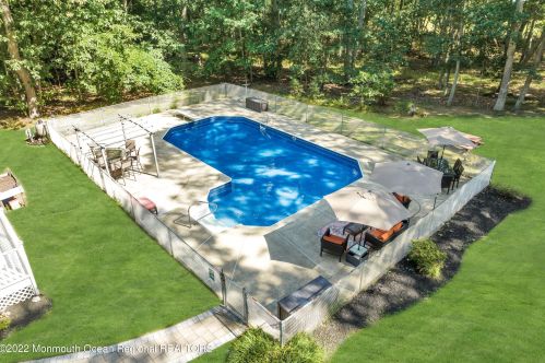 5 Dickens Ct, Jackson Twp NJ  08527-2844 exterior