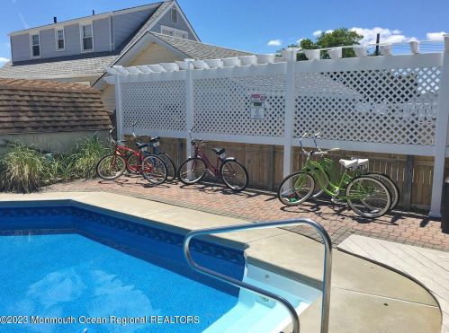 110 Washington Ave, Point Pleasant Beach NJ  08742-3363 exterior