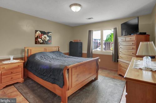 181 Primrose Ln, Hanover PA 17331-5211 exterior