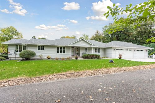 9325 Rhoy Ave, Chaska, MN 55318-9361