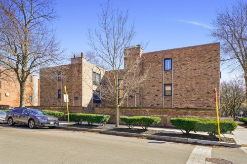 455 Grant Pl, Chicago IL 60614-3845 exterior