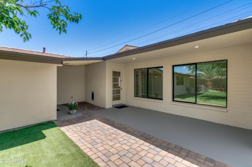 2902 18th Ave, Phoenix AZ  85015-6118 exterior