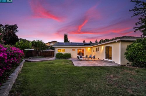 3711 Sierrawood Ct, Concord CA 94519-1423 exterior