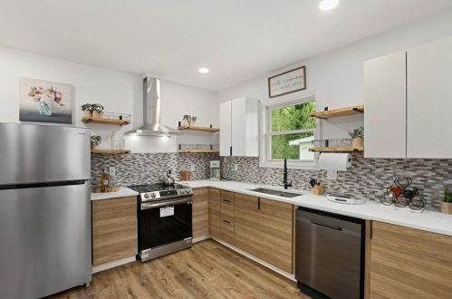 2352 Herring Rd, Atlanta GA 30311-2819 exterior