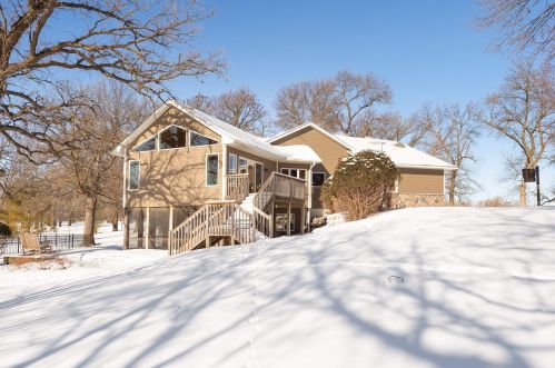 7625 Pioneer Crk Rd, Maple Plain MN 55359-9361 exterior