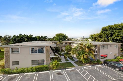 1230 Old Boynton Rd, Boynton Beach FL 33426-3459 exterior