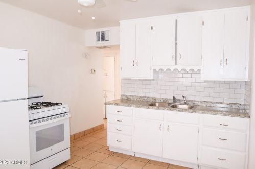 5237 14 Ave, Phoenix AZ 85041-8726 exterior