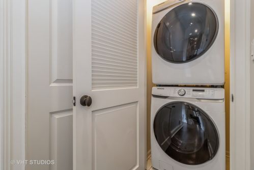 1919 Addison St, Chicago IL  60613-5958 exterior