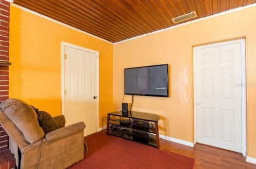 1918 Shadowlawn Ave, Tampa FL 33610-5151 exterior