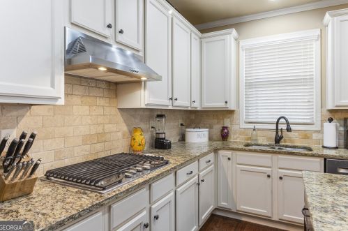 6010 Providence Lake Dr, Gainesville GA 30506-3805 exterior