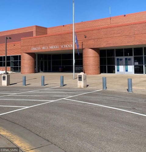 1058 Briar Crk Rd, Saint Paul MN 55123-1515 exterior