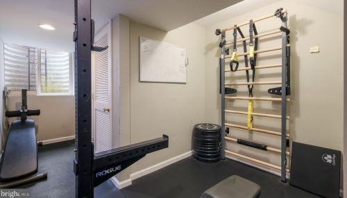 915 19 St, Philadelphia PA 19146-2638 exterior