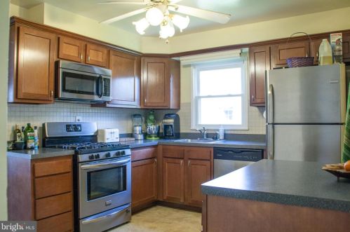 905 1st St, Rockville MD 20850-1444 exterior