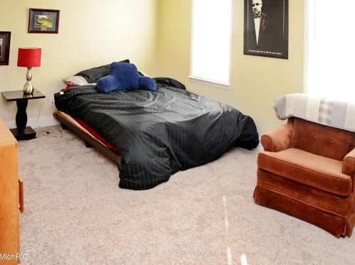 940 Mcreynolds Ave, Grand Rapids MI 49504-4439 exterior