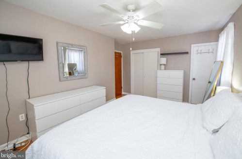 809 Borbeck Ave, Philadelphia PA 19111-2208 exterior