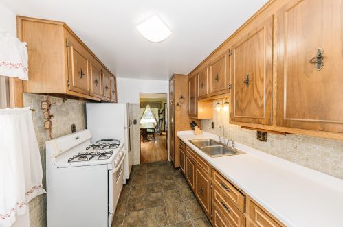 8930 Lincoln Ave, Milwaukee WI 53207-1711 exterior