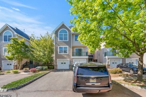 105 Rip Van Dam Ct, Montgomery NJ  08502-4101 exterior